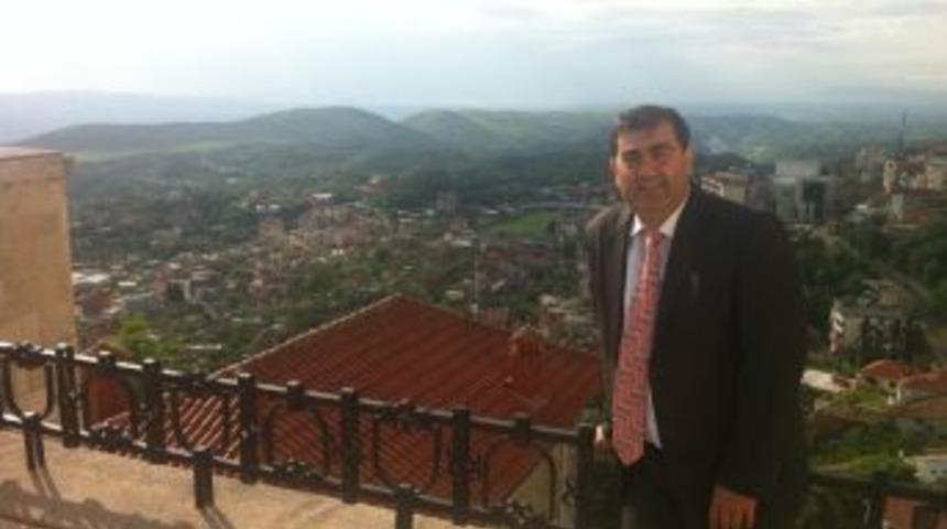 Sait: &Ccedil;aka Bey'in B&uuml;st&uuml;n&uuml; Konak&rsquo;tan Kaldırıp Pier Ismini Kim Koydu?