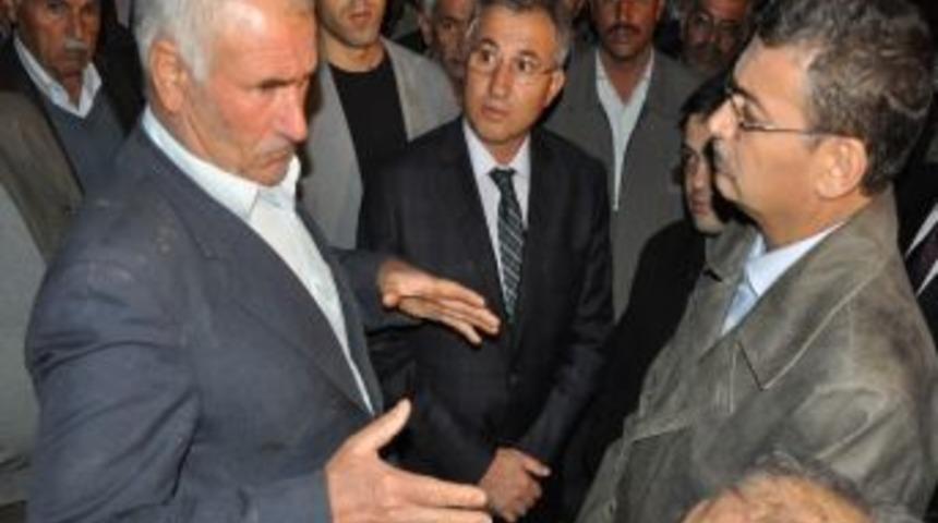 Vali G&uuml;ven&ccedil;, Aşırı Yağıştan Etkilenen Bozova'ya Gitti