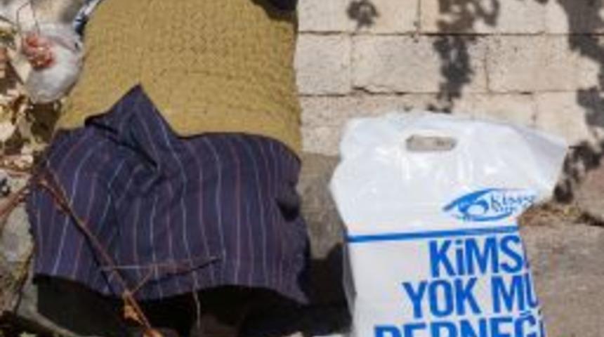 Kimse Yok Mu, Hasan Dede&rsquo;de Yardım Dağıttı; Alevi Dedesinin Duasını Aldı