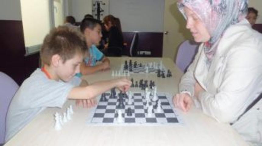 Bilgievleri Velileri Bırakmıyor