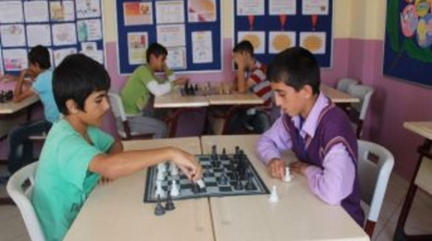 Bilgievleri'nde Geleceğin Kasparovları Yetişiyor