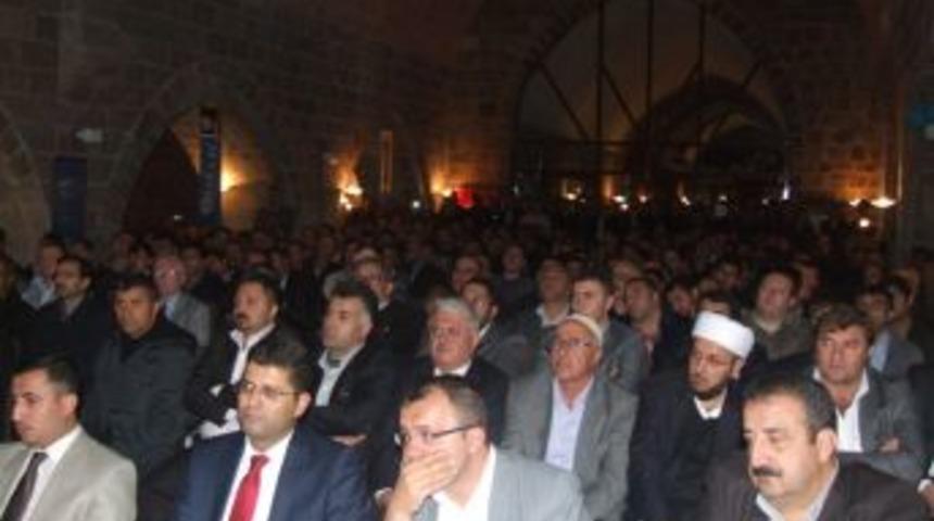 Vali Yurdakul: Batı'dan Gelip Yardım Dağıtan Iş Adamlarımızı Tebrik Ediyorum