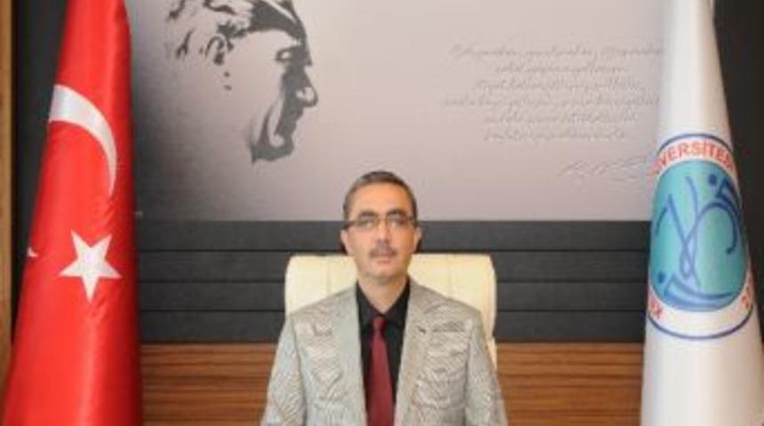 Rekt&ouml;r G&uuml;ven&ccedil;'in Cumhuriyet Bayramı Mesajı