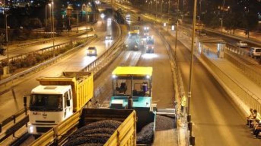 Belediye, İstanbul Yollarına 1,7 Milyon Ton Asfalt D&ouml;kt&uuml;