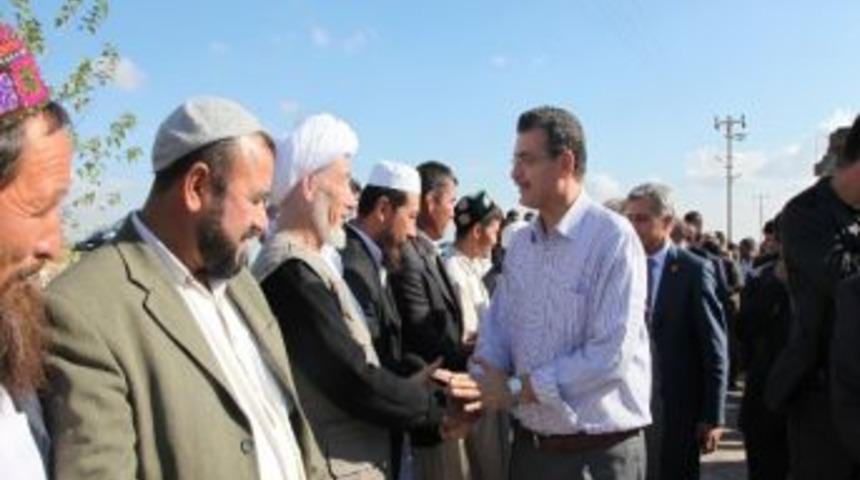 Vali G&uuml;ven&ccedil;, Viranşehir Ve Ceylanpınar&rsquo;da Vatandaşlarla Bayramlaştı