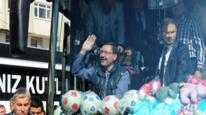 Başkan G&ouml;k&ccedil;ek Il&ccedil;e Il&ccedil;e Gezip Vatandaşlarla Bayramlaşıyor