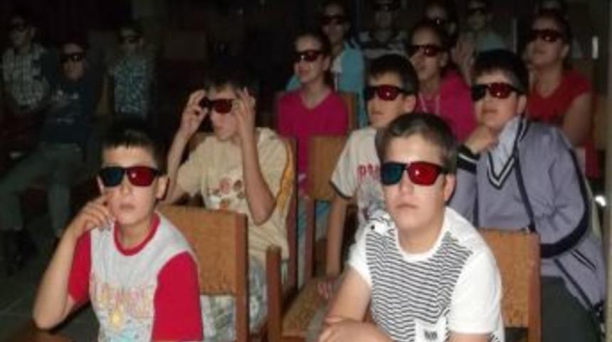 Mamak Araplar'da Çocuklar 3D Sinema Ile Tanıştı