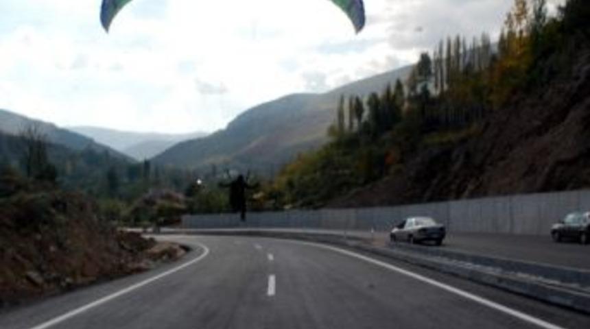 Paraş&uuml;tle &Ccedil;evre Yoluna İndi