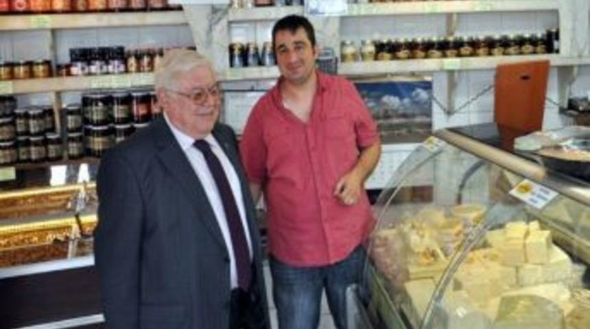 Ak&ccedil;ay&rsquo;da Bayramlaşma Neşe İ&ccedil;erisinde Ge&ccedil;ti