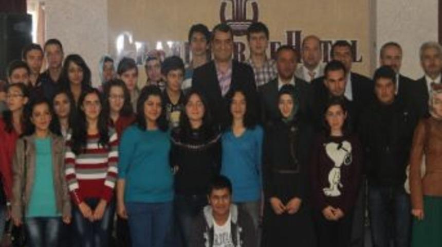 Başarılı &Ouml;ğrencilerle Milletvekilleri Buluştu