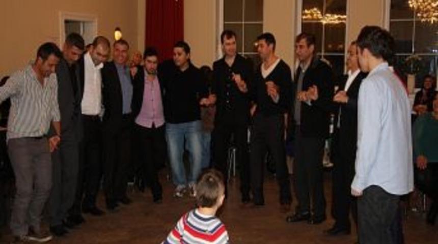 Bin 500 Kişilik Sülale İsveç'te Bayramlaştı