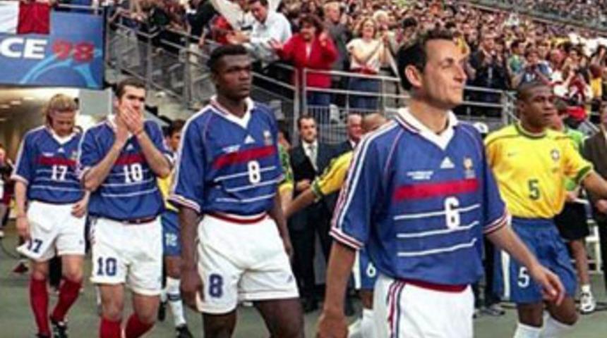 Sarkozy'nin yalanı ortaya &ccedil;ıkınca...