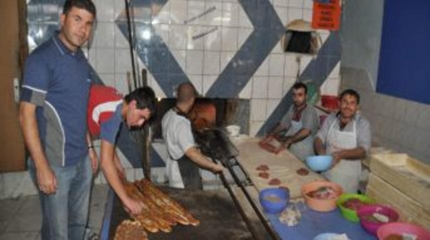 Bayramla Birlikte Fırınlarda Kıymalı Pide Mesaisi Başladı