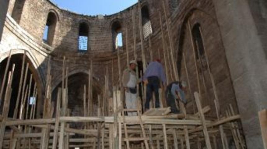 Taşhoron Kilisesi’nin Restorasyonuna Başlandı