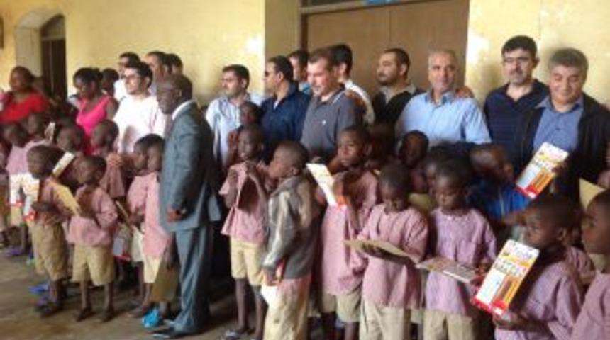 Şanlıurfalı Işadamları Kıtaları Aştı, Fildişi'nde 10 Bin Aile Ile Bayramlaştı