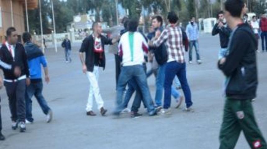 İzmir Derbisi &Ouml;ncesinde Olaylar &Ccedil;ıktı