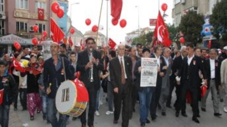 İneg&ouml;l'de 29 Ekim Y&uuml;r&uuml;y&uuml;ş&uuml;