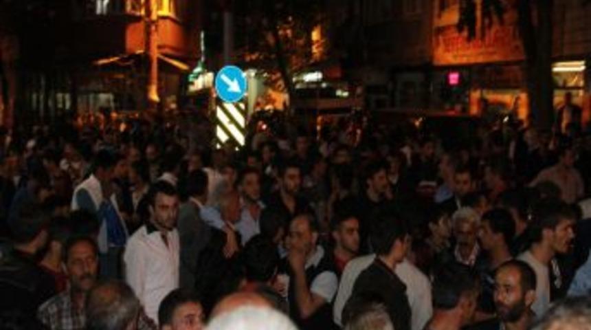 BDP'lilerin Bursa'daki Y&uuml;r&uuml;y&uuml;ş&uuml;nde &Ccedil;ıkan Olaylar Kontrol Altına Alındı