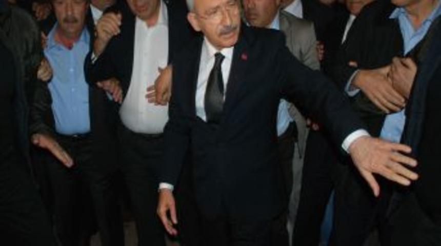Kılıçdaroğlu, Kocaeli'nde Cumhuriyet Yürüyüşü'ne Katıldı