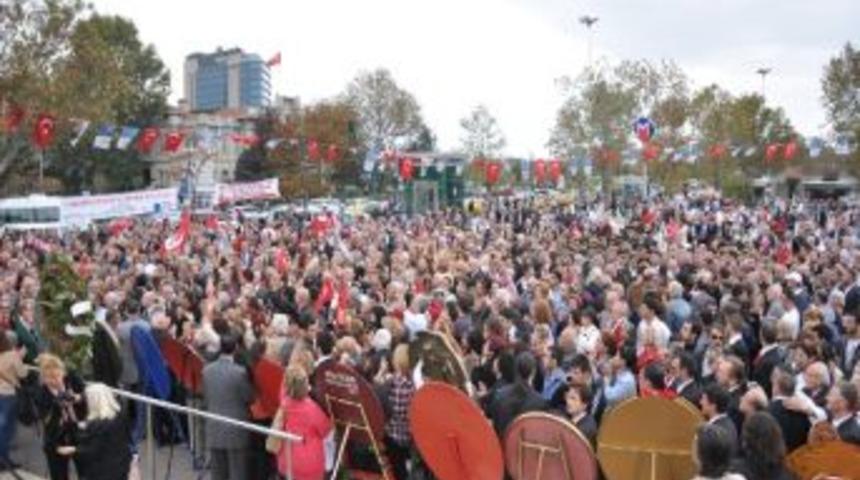 Kadık&ouml;y&rsquo;de Gergin T&ouml;ren