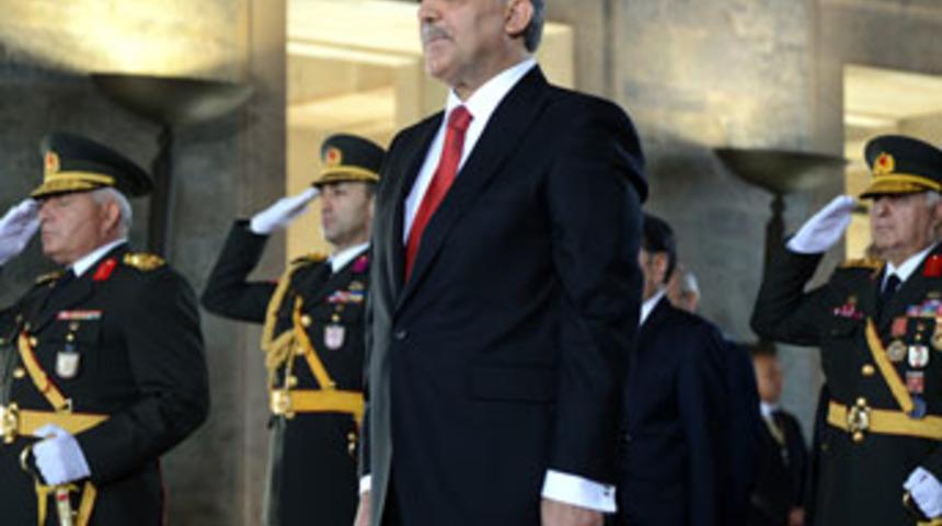 Anıtkabir'de t&ouml;ren d&uuml;zenlendi