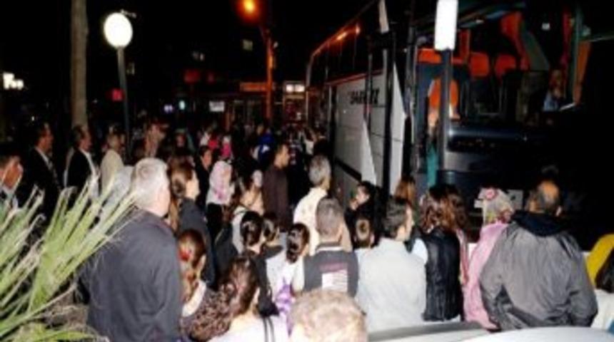 Sarıg&ouml;l Belediyesi 40 &Ouml;ğrenciyi Anıtkabir&rsquo;e G&ouml;nderdi.