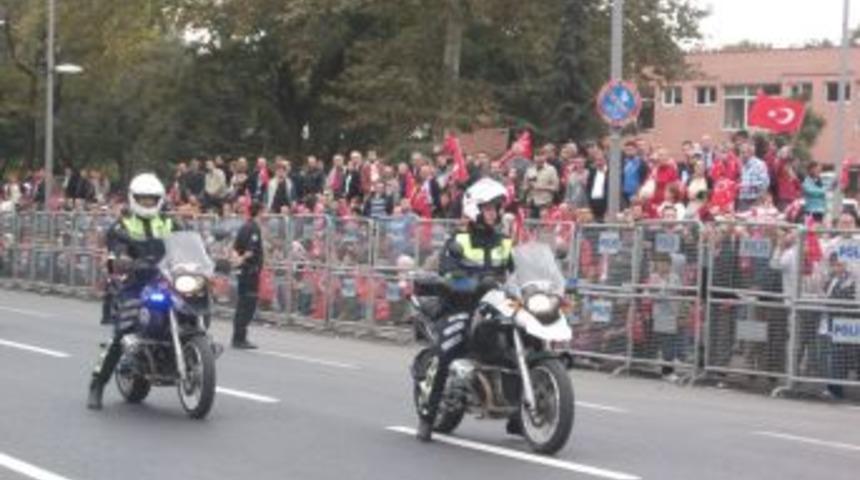 İstanbul'da Cumhuriyet Coşkusu Vatan Caddesi'nde Başladı