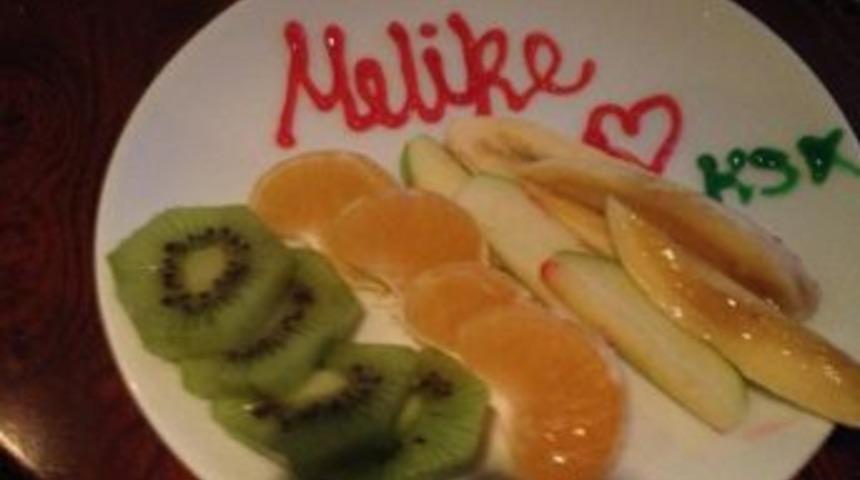 Karşıyakaspor Taraftarlarına &Ouml;zel Meyve Tabağı