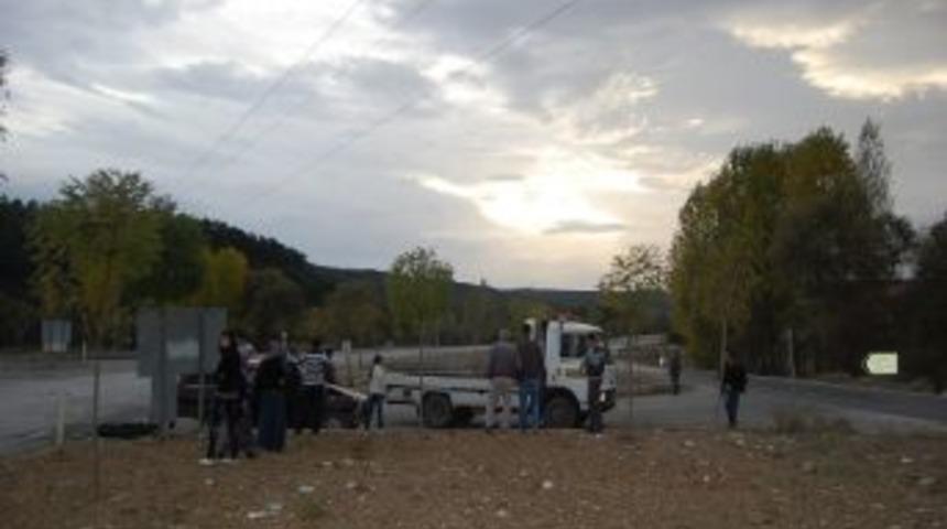 Otostopla Bindikleri Ara&ccedil; 300 Metre Sonra Kaza Yaptı