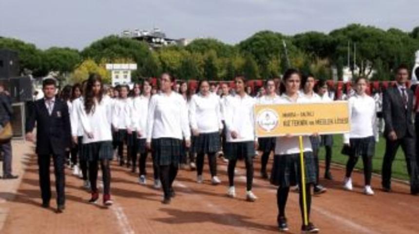 Cumhuriyet Bayramı T&ouml;renlerle Kutlandı