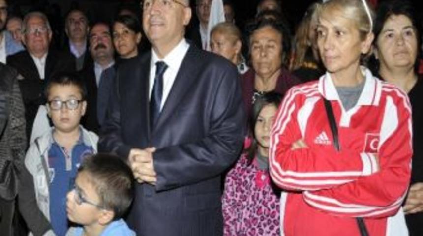 Yenimahalle Belediye Başkanı Yaşar, Chp Etimesgut İl&ccedil;e &Ouml;rg&uuml;t&uuml;'n&uuml;n D&uuml;zenlediği 29 Ekim Etkinliğine Katıldı