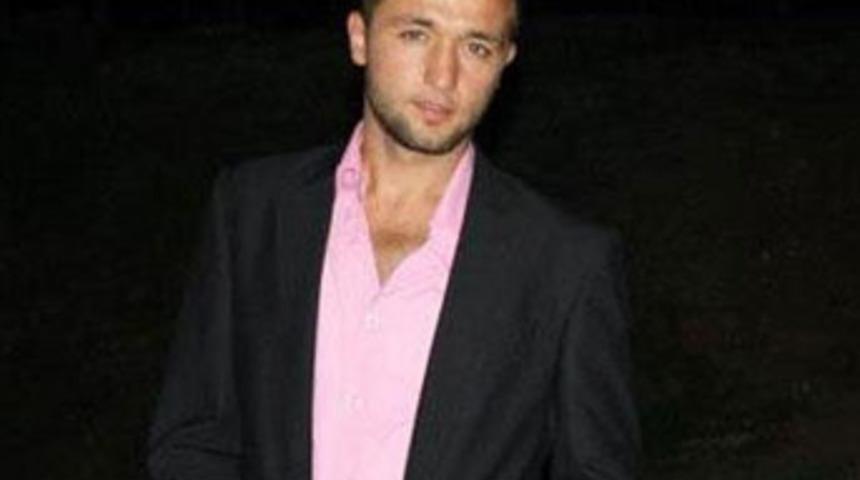 K&ouml;y meydanında bı&ccedil;aklayarak &ouml;ld&uuml;rd&uuml;