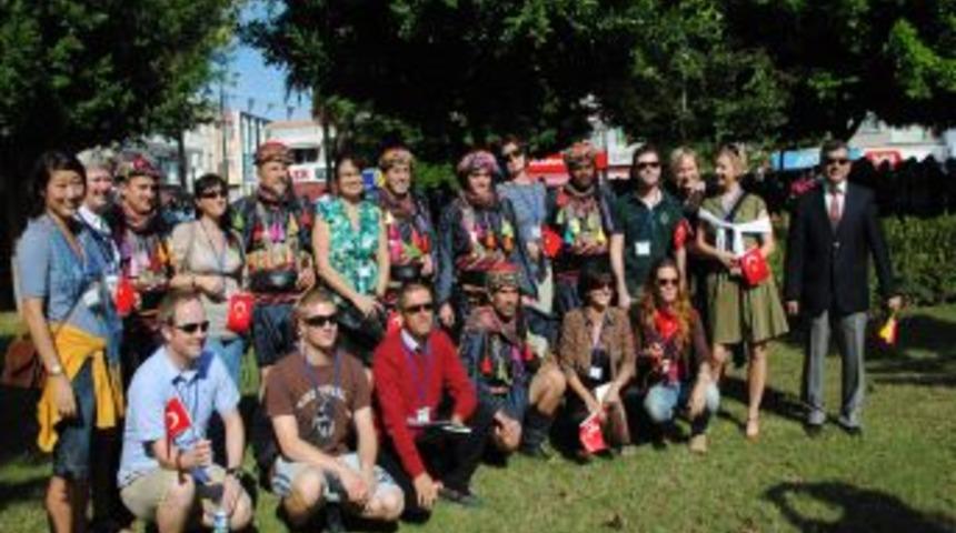 &Ouml;ğrenciler, 2 Yıl I&ccedil;inde 6 &Uuml;lkenin Dedektif &Ouml;yk&uuml;lerini Bir Kitapta Toplayacak