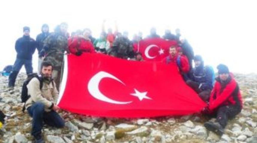 Dağcılık Kul&uuml;pleri Cumhuriyet Y&uuml;r&uuml;y&uuml;ş&uuml;nde Zirvede Buluştu