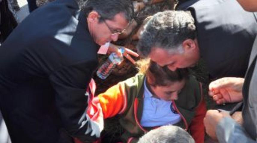 &Ouml;ğrenci Sıcaktan Bayıldı