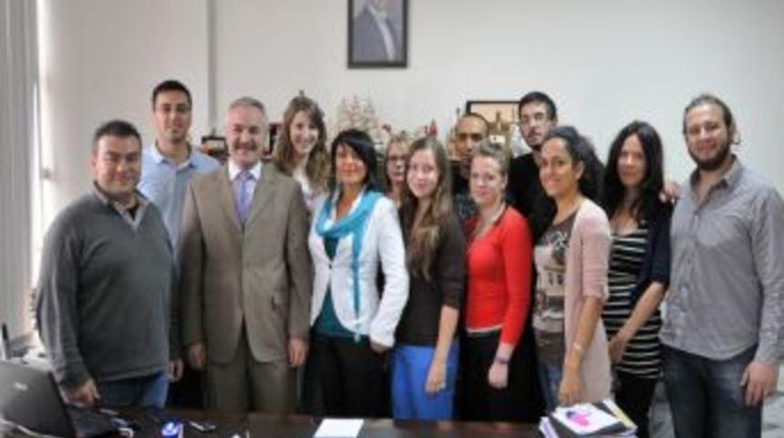 Umudun Renkleri Projesine Katılan Avrupalı Gen&ccedil;ler G&ouml;n&uuml;ll&uuml; T&uuml;rk El&ccedil;isi Olacak