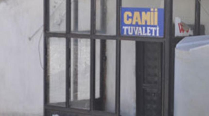 Cami tuvaletinde inanılmaz infaz!