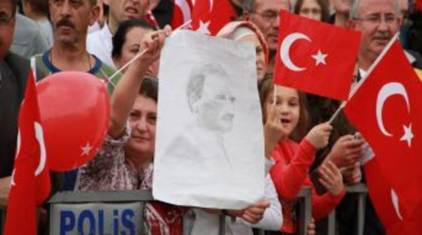 Bursa&rsquo;da Cumhuriyet Bayramı Coşkusu