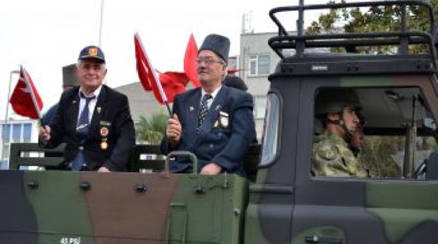 Cumhuriyetin Ilanının 89. Yıl D&ouml;n&uuml;m&uuml;, Sakarya'da Da Coşkuyla Kutlandı