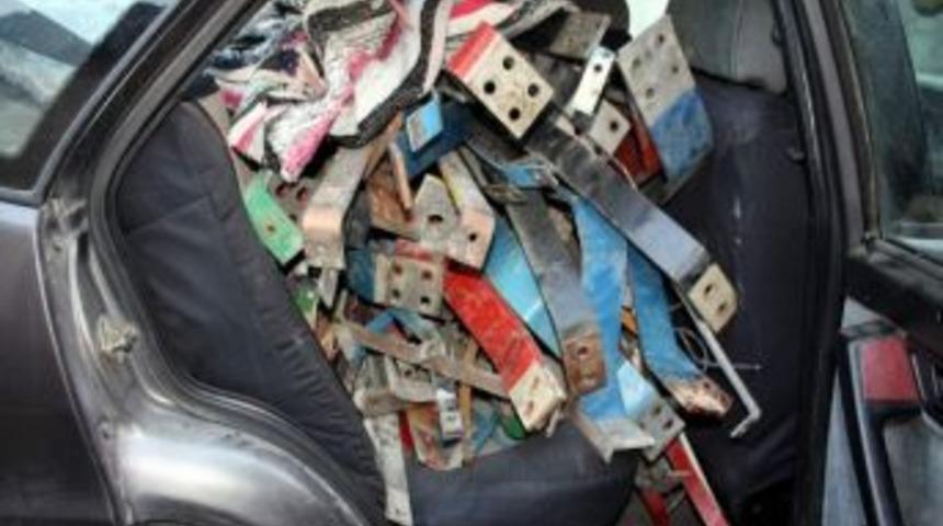 &Ccedil;alıştıkları Fabrikayı Soydular