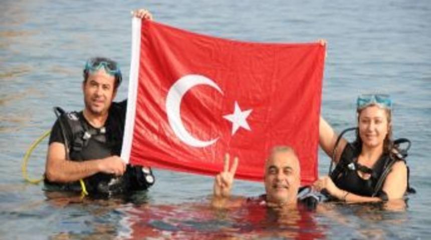 (&ouml;zel Haber) Deniz Altında Doğum G&uuml;n&uuml; Kutlaması