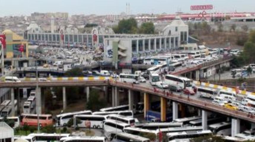 Otogarda D&ouml;n&uuml;ş Yoğunluğu