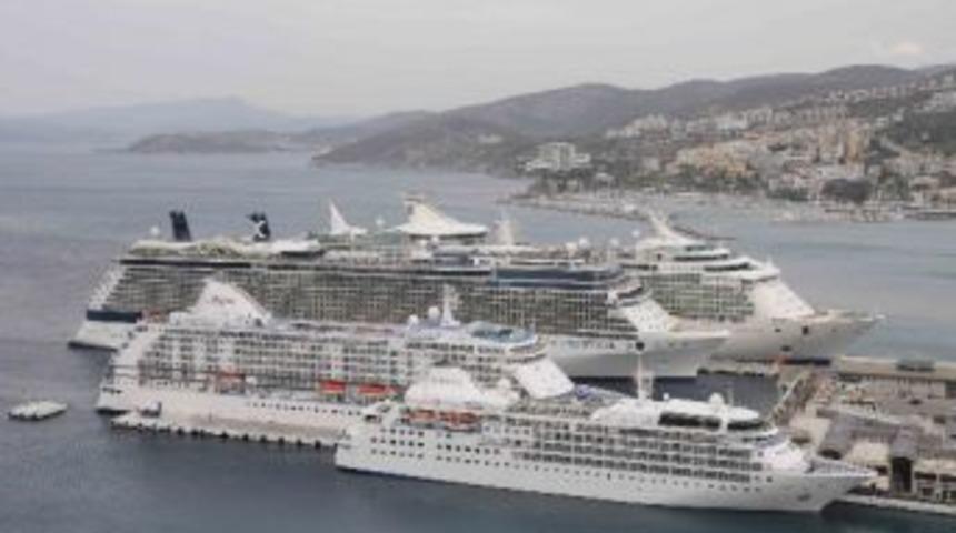 Kuşadası&rsquo;nda Gemi Bayramı