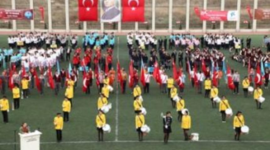 K&uuml;&ccedil;&uuml;k&ccedil;ekmece&rsquo;de 89. Yıla coşkulu kutlama