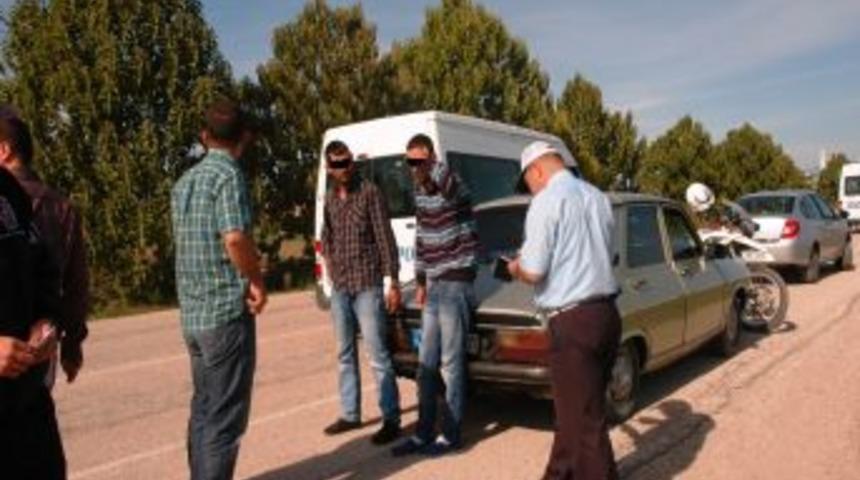 Polis, Kaçan Esrar Tacirini Yüzerek Yakaladı