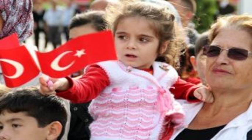 Edremit&rsquo;te Cumhuriyet Coşkusu