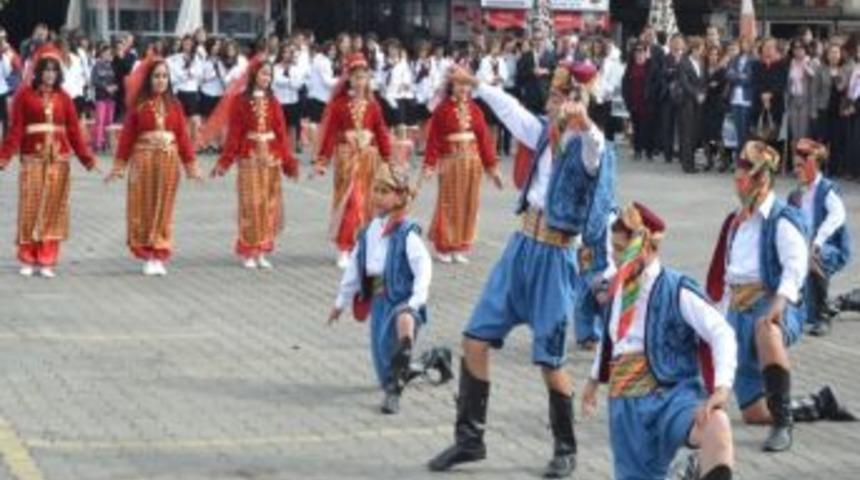 Eşme&rsquo;de Cumhuriyet Bayramı Kutlamaları