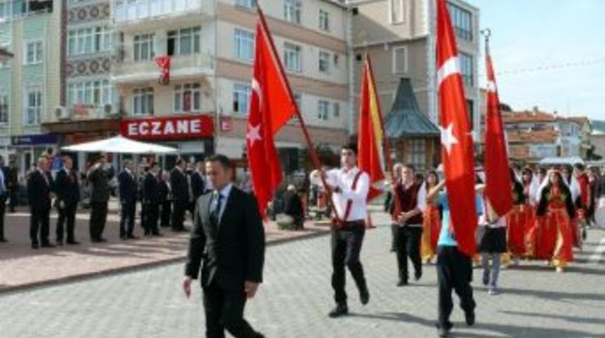 &Ccedil;atalzeytin&rsquo;de Cumhuriyet Bayramı Konserle Kutlandı