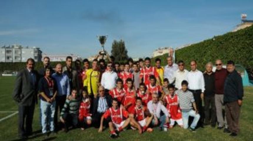 'cumhuriyet Kupası' Sahibi Reşadiye Spor Oldu