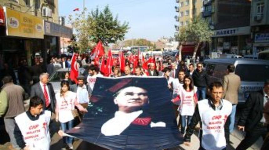 Cumhuriyet y&uuml;r&uuml;y&uuml;ş&uuml; olaysız bitti